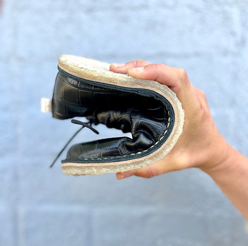 ZAPATO CASTOR NEGRO CROC MUJER