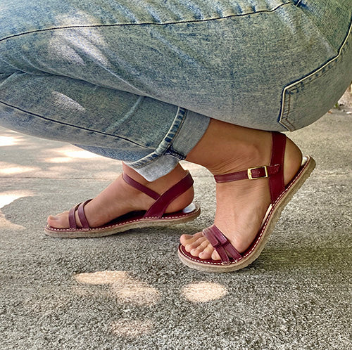 SANDALIA TAGUA GUINDA MUJER