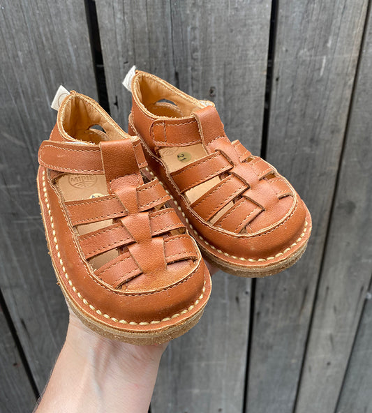 SANDALIA CANGREJO CARAMELO NIÑOS