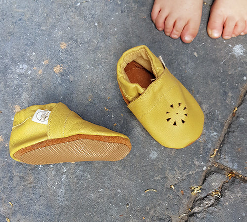 MOCS MOLINO MOSTAZA BEBÉ