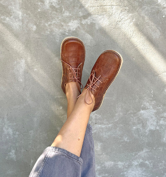 ZAPATO CASTOR TOSTADO CROC MUJER