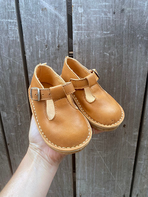ZAPATO PUDÚ CARAMELO NIÑOS