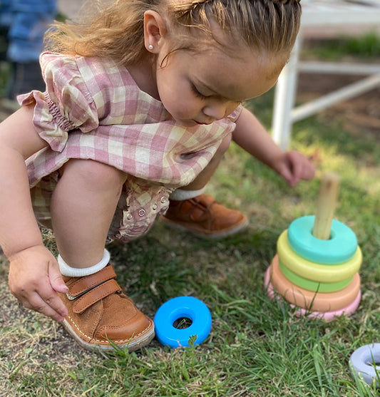 ZAPATILLA RAYA CARAMELO NIÑOS